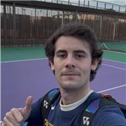 Soy un profesor de tenis que ha competido profesionalmente desde pequeño, apto para dar clases a cualquier tipo de edades